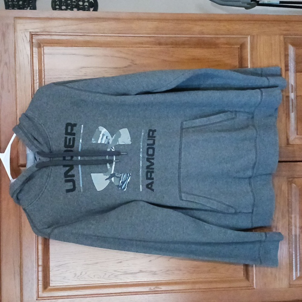 Men's Under Armour Hooded Sweatshirt sz Medium